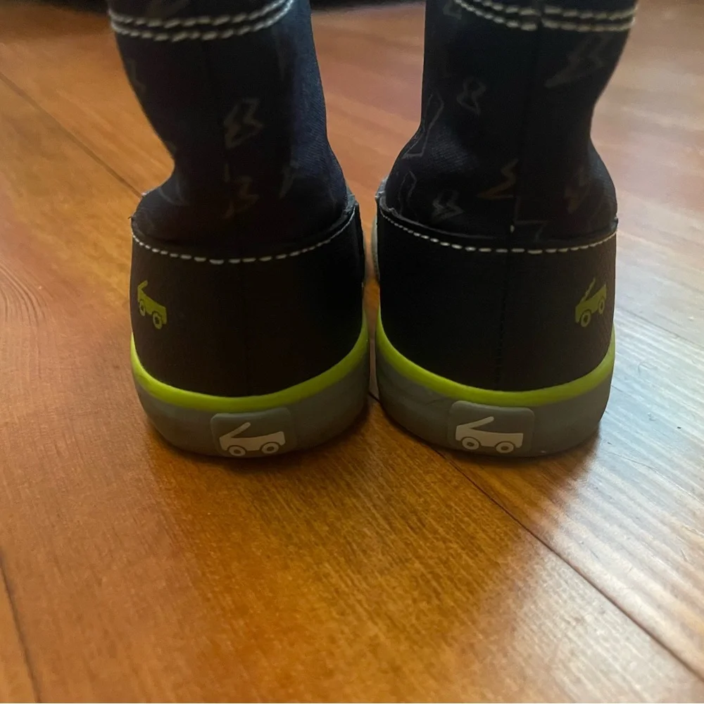 See Kai Run Lightening Bolt Boots Size 4